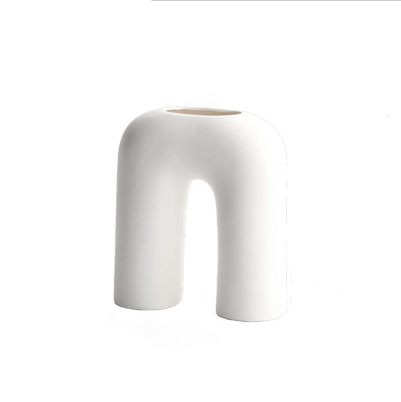 The Niomi – Off-White Ceramic Accents
