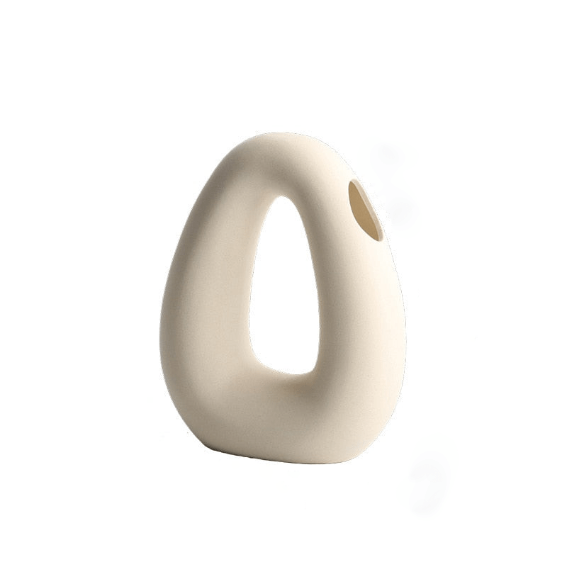 The Niomi – Off-White Ceramic Accents