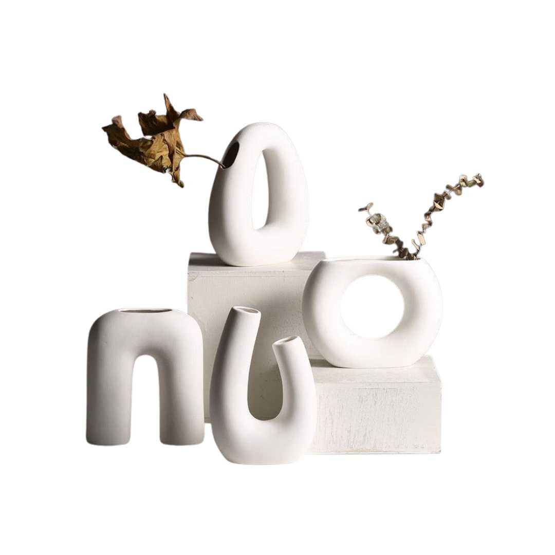 The Niomi – Off-White Ceramic Accents