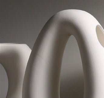 The Niomi – Off-White Ceramic Accents