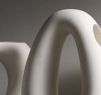 The Niomi – Off-White Ceramic Accents