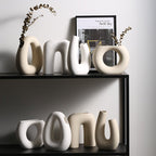 The Niomi – Off-White Ceramic Accents