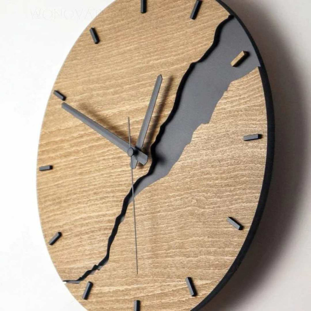 The Niomi – Elegant Wooden Wall Clock