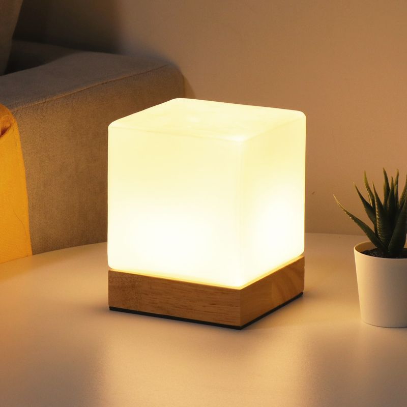 The Niomi – Minimalist Table Lamp with Wood