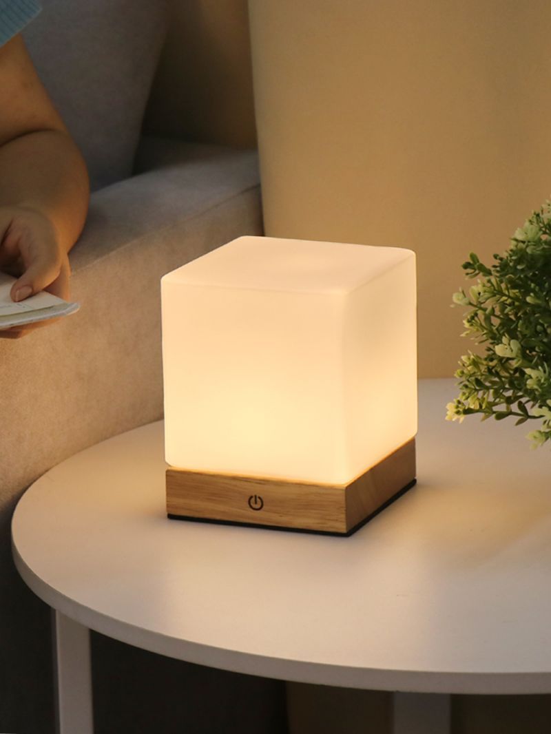 The Niomi – Minimalist Table Lamp with Wood