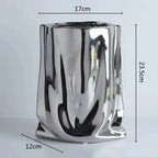The Niomi – Modern Wavy Vase