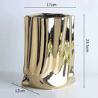 The Niomi – Modern Wavy Vase