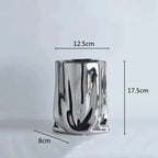 The Niomi – Modern Wavy Vase