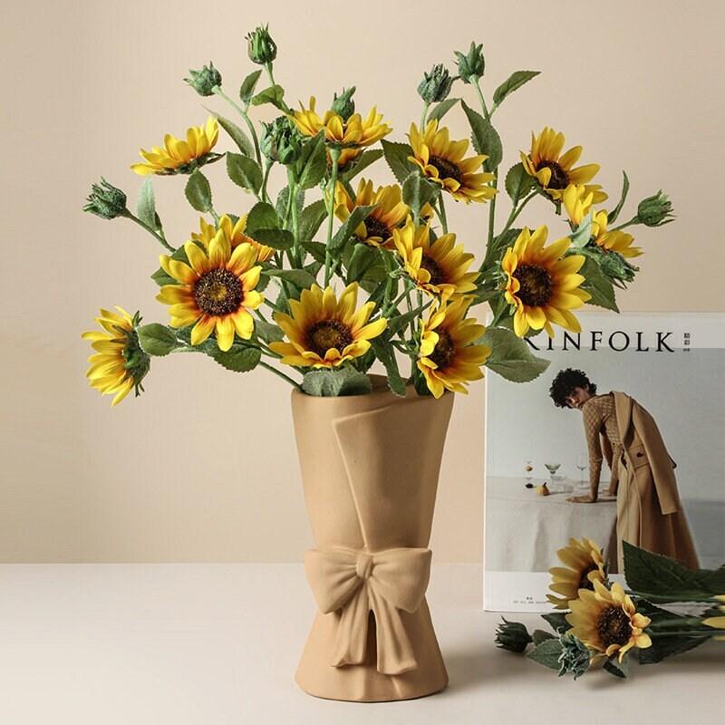 The Niomi – Art Deco Bow Tie Vase