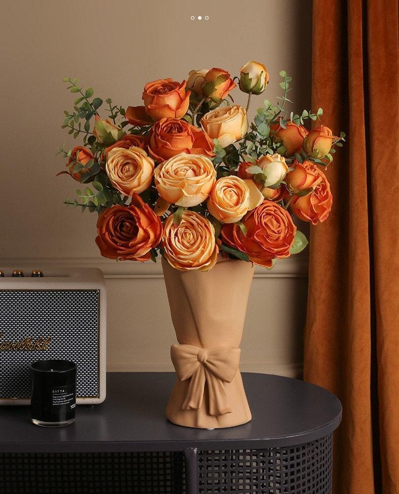 The Niomi – Art Deco Bow Tie Vase