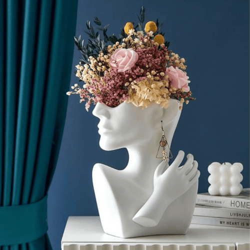 The Niomi – Abstract Face Vase